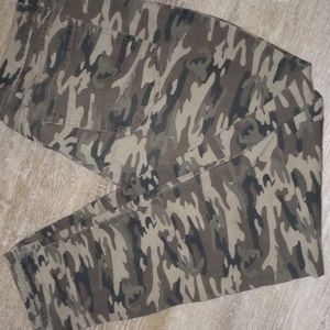 Women's camo pants